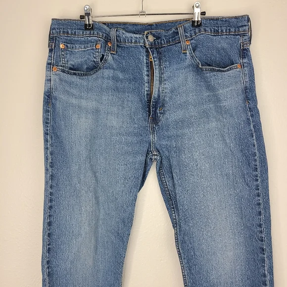 Levi's Jeans 502 Taper Fit Five Pockets Medium Wash Blue Size 36 x 30 - Picture 3 of 11